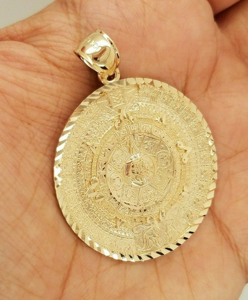 14K Yellow Gold Aztec Calendar Pendant Sun Medal Necklace Charm Calendario Azteca Pendant Diamond Cut Small 40 MM/ 1.5 Inch 12 Grams image 3