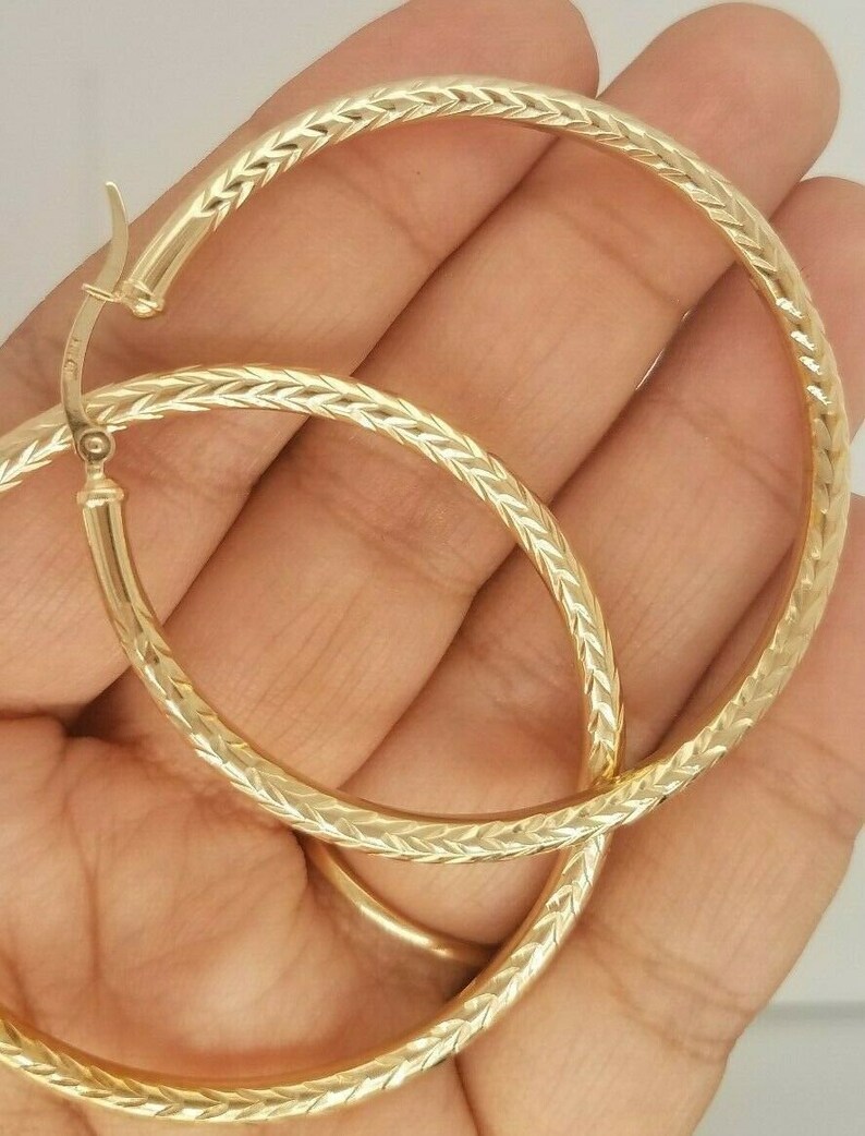 3MM Thick 40MM Large Hoops 10K Yellow Gold Hoop Earrings Snap Closure 2.9 grams 3MM Thick 40MM Large Hoops 10K Yellow Gold Hoop Earrings Snap Closure 2.9 grams