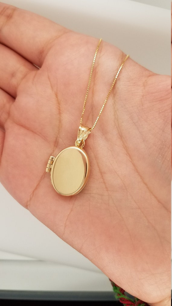 14K Solid Yellow Gold Oval Locket Photo Pendant Engraveable