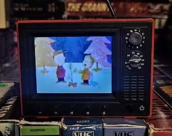 Mini televisione retrò tema natalizio nostalgico