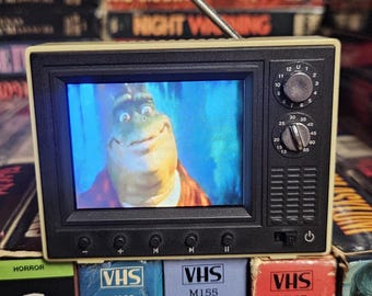 Mini Retro Television 90s theme