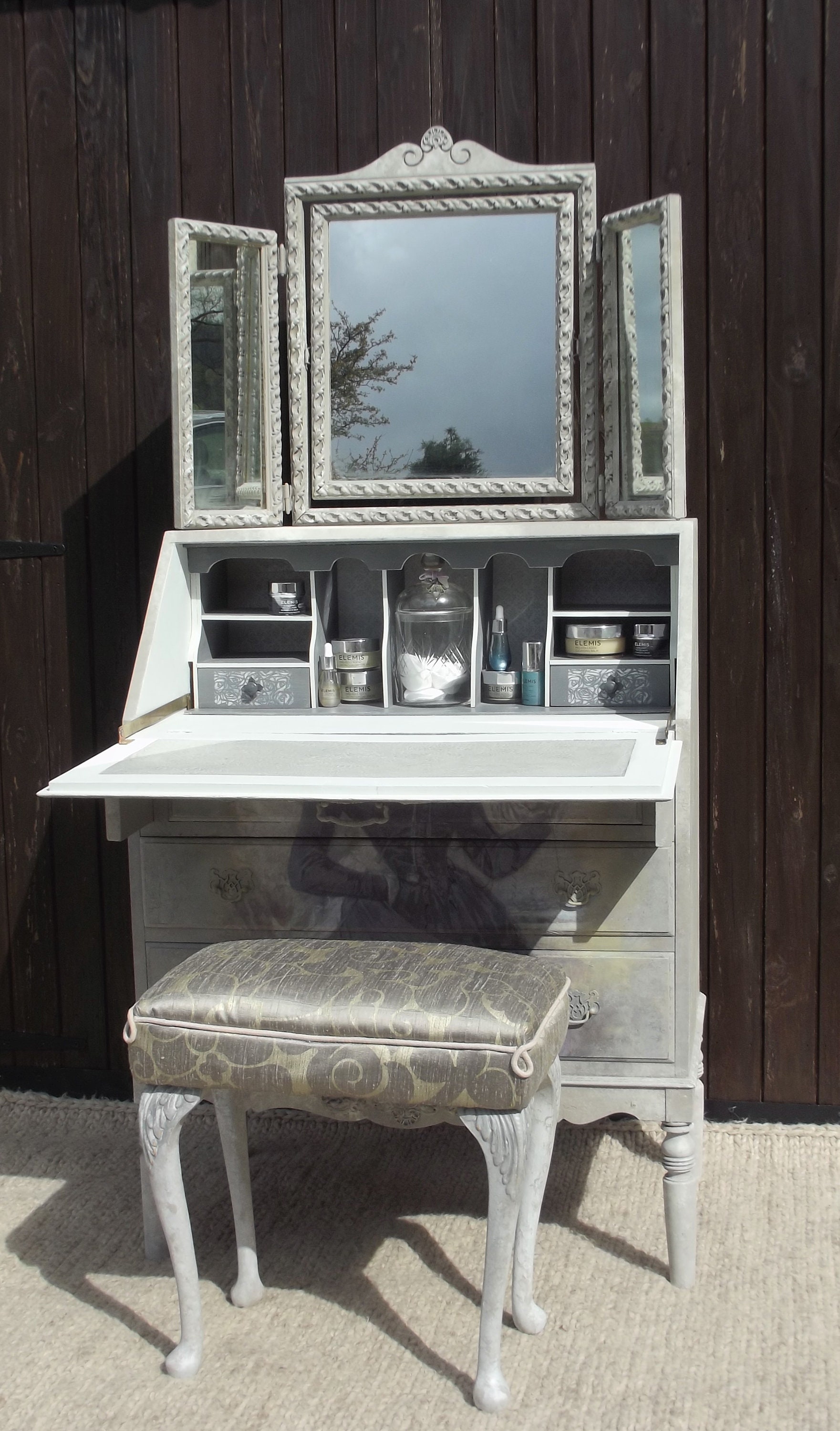Dressing station bureau upholstered stool and triple mirror Etsy