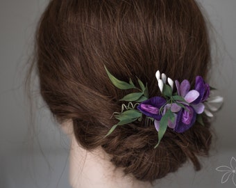 Sweet pea hair flower Wedding hairpiece Bridesmaid headpiece Violet Sweet pea flower hair comb Bridal flower hairpiece Violet hair comb