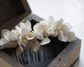 Floral comb with flowers Hair comb for brides Flower comb Pearl comb Off White headpiece White hairpiece Ivory hair comb Wedding flower comb