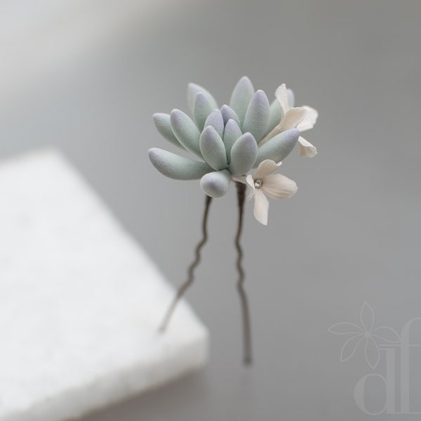 Succulent hairpiece Succulent hair pin Mint green succulent Woodland style Botanical hairpin Bridal succulent Mint green bridesmaid hair pin