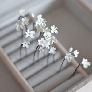 Tiny white bridal flowers Tiny flowers hair pins Bridal hair flower Lavender flower hair pins Wedding headpiece Bridal hair pin