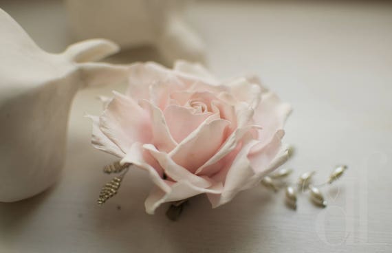 Collection Cloé Peigne Cheveux Rose Pâle Mariage Fleurs Soie