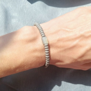 Raw Labradorite bracelet gray matt | crystal jewelry