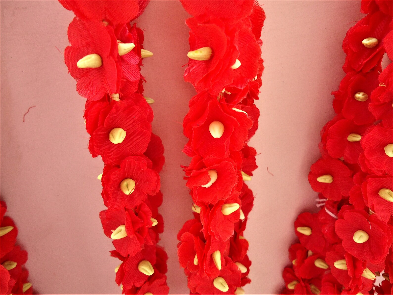 Red Artificial Periwinkle Vinca Flower Strand Real Looking Etsy