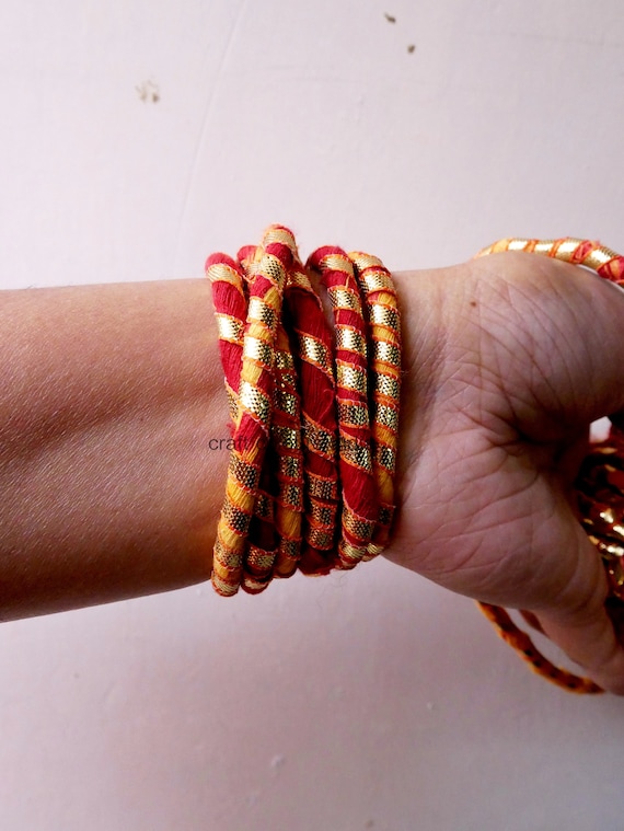 Amazon.com: Yogic Mantra Nazar Battu Laal Dhaga (5 Handmade Red Holy Thread  Bracelet Lal Kalava Raksha Sutra - Made From 4 Silk Strings Each) Energized  Sacred Evil Eye Protection Anklets For Men,