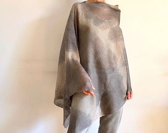 PONCHO EN LIN ombré teint à la main châle Pull pour femme Cape en lin Cache-couche élégant gris d'été Cadeau pour elle OOAK 761