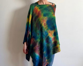 Suave y elegante poncho de lana merino Chal de lana multicolor Túnica teñida a mano ombre única Cálido encubrimiento Suéter de mujer Regalo para su OOAK 753