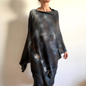 Soft elegant merino wool poncho Graphite gray wool shawl Unique ombre hand dyed tunic Warm cover up Women&#39;s sweater Gift for her OOAK 750