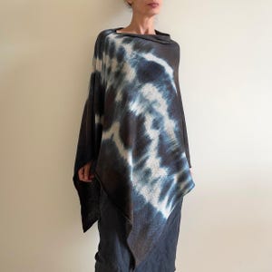 Soft elegant merino wool poncho Graphite gray wool shawl Unique ombre hand dyed tunic Warm cover up Women&#39;s sweater Gift for her OOAK 750&#39;I