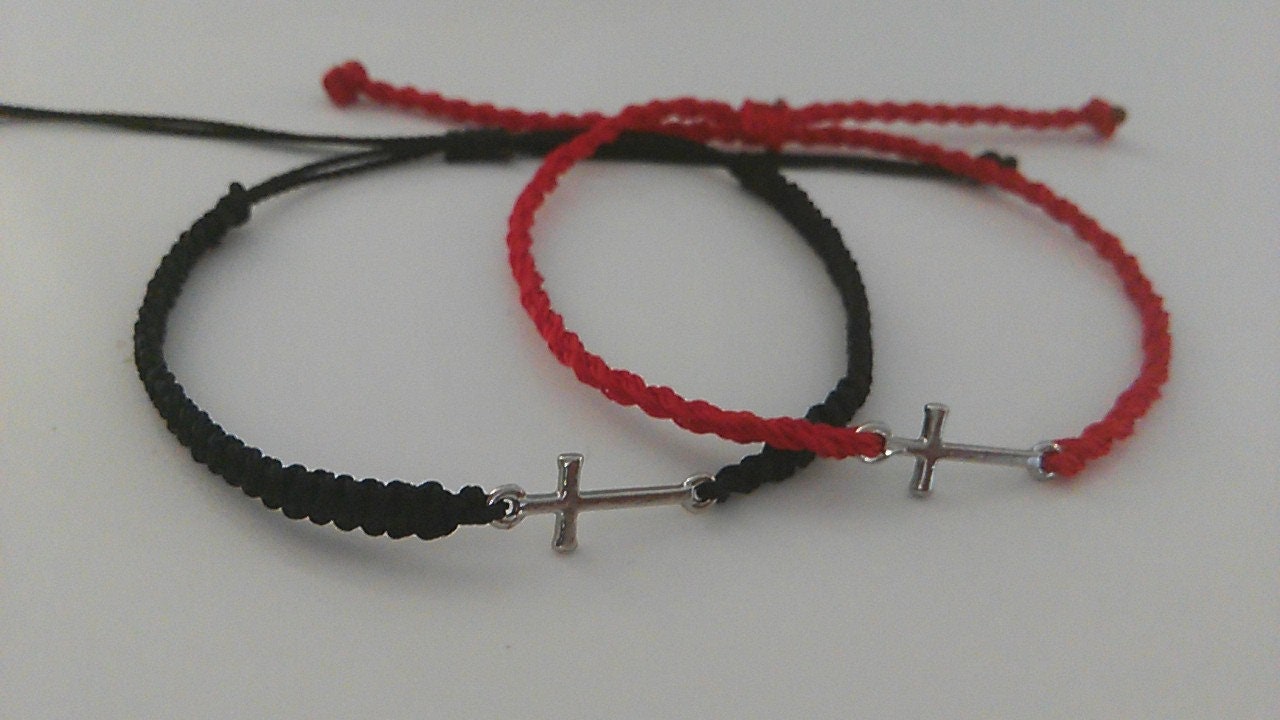 Red string mens cross bracelet/Pulseras de hombre 