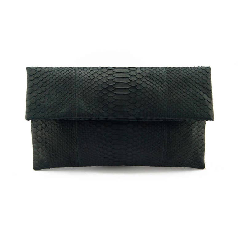 Black snakeskin clutch 2021高い素材 foldover bag 今年の新作から定番まで envelope