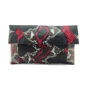 Bolso de mano de piel de serpiente roja y negra / bolso de mano plegable / bolso de mano tipo sobre / bolso de mano de cuero / bolso de pitón / bolso de piel de serpiente