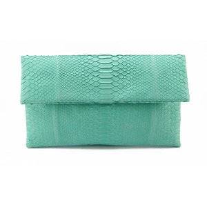 Bolso de mano de piel de serpiente verde menta / bolso de mano plegable / bolso de mano tipo sobre / bolso de mano de boda / bolso de pitón / bolso de piel de serpiente / bolso de mano de dama de honor
