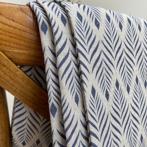 ÉCHANTILLON seulement - Rideaux sur mesure? Juste besoin de longueur de poteau et de chute pour citer - Marine - Rideaux de lin - Feather Navy