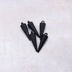 10 x Black Stainless Steel 18mm Cone Spike Charms