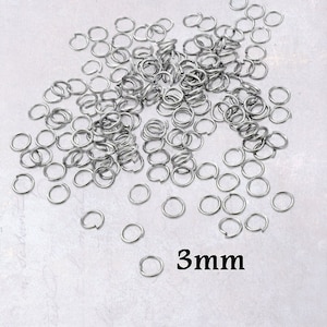 BEADNOVA 5mm Jump Rings for Jewelry Making Silver Open Jump Rings for  Earrings and Keychains (300Pcs)