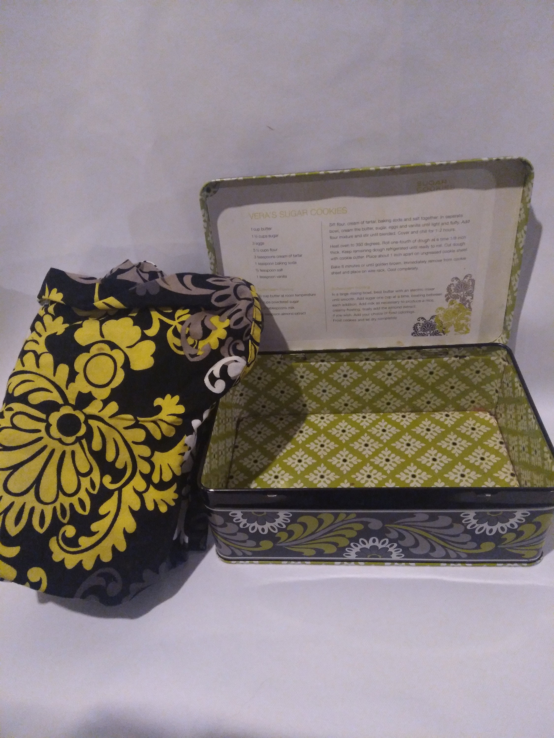 Vera Bradley Baroque Gift Tin, Vera Bradley Cookie Tin W Apron Etsy