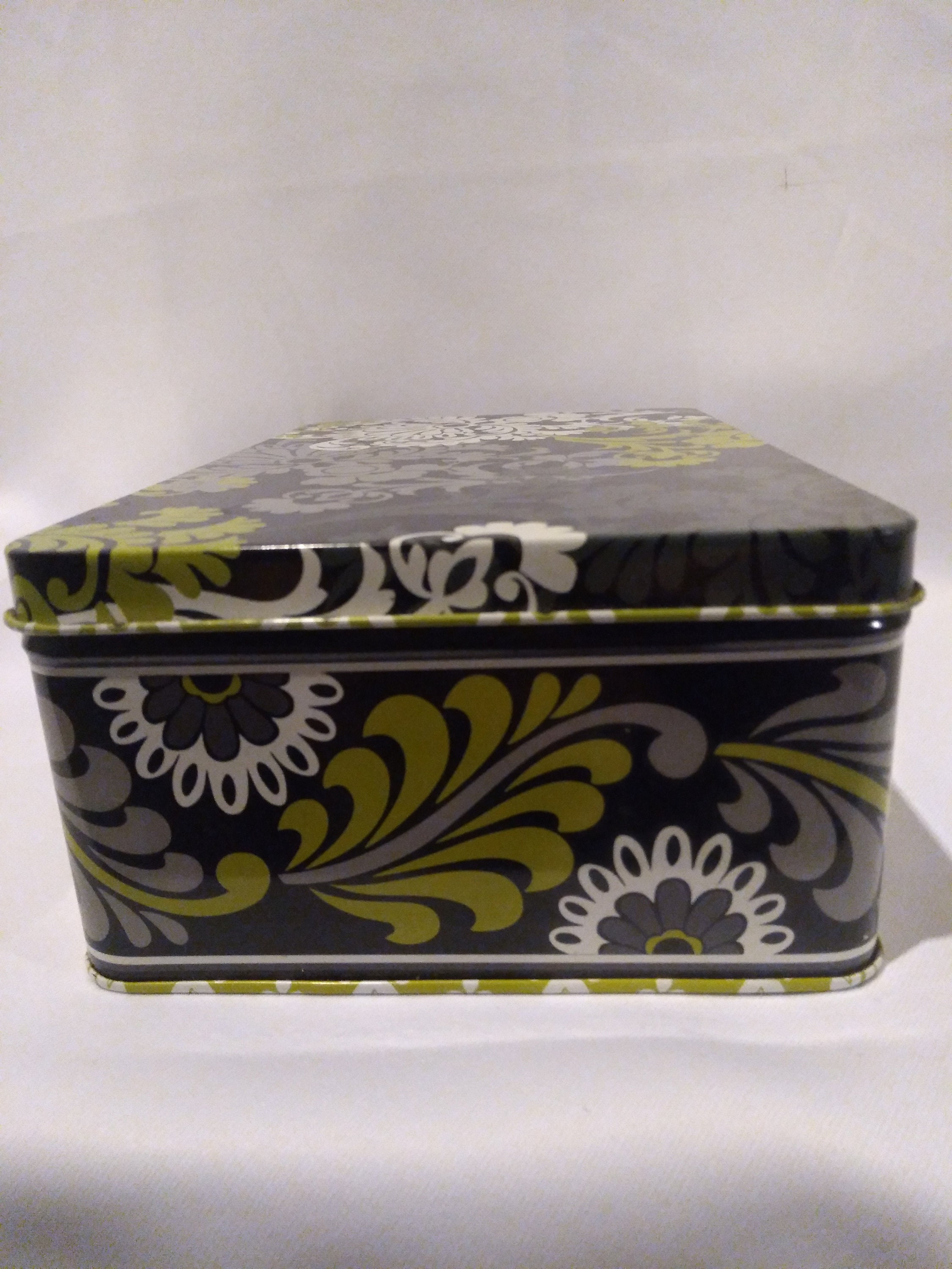 Vera Bradley Baroque Gift Tin, Vera Bradley Cookie Tin W Apron Etsy