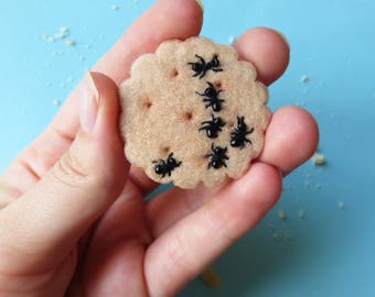 Cookie brooch, cookie with ants, biscuit, needle felted brooch, pastry, sweets brooch, sweet jewelry