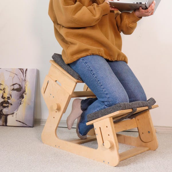 Ergonomischer Kniestuhl: Verstellbare Haltungsstütze aus Holz für das Home Office