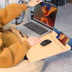 Escritorio portátil de madera, soporte para computadora portátil, bandeja portátil para cama, mesa para trabajar desde casa, regalo para el Día del Padre para mamá, regalo de oficina personalizado, tablero para regazo