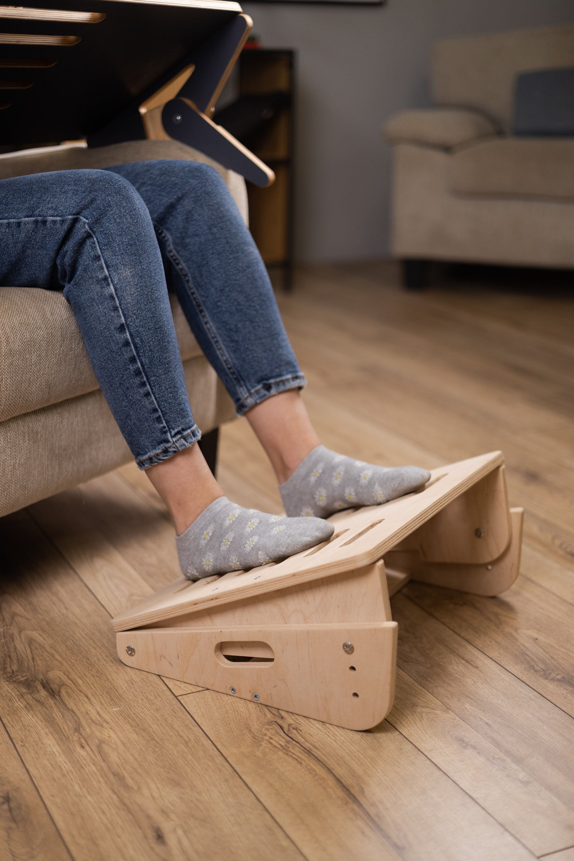 Footrest Wooden Footstool High Quality Adjustable Foot Rest Under