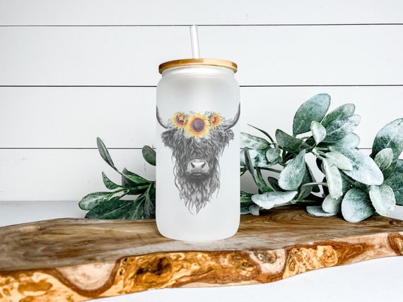 Highland Cow 16oz Beer Can Glass with Bamboo Lid and Plastic Straw