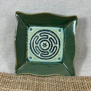 Emerald Green Hekate Strophalos, Hekate Triple Aspect, Greek Goddess, Crossroads Goddess, Food Safe, Dinnerware Safe