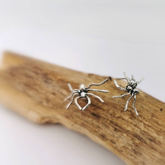 Detailed Spider Stud Earrings 925 Silver