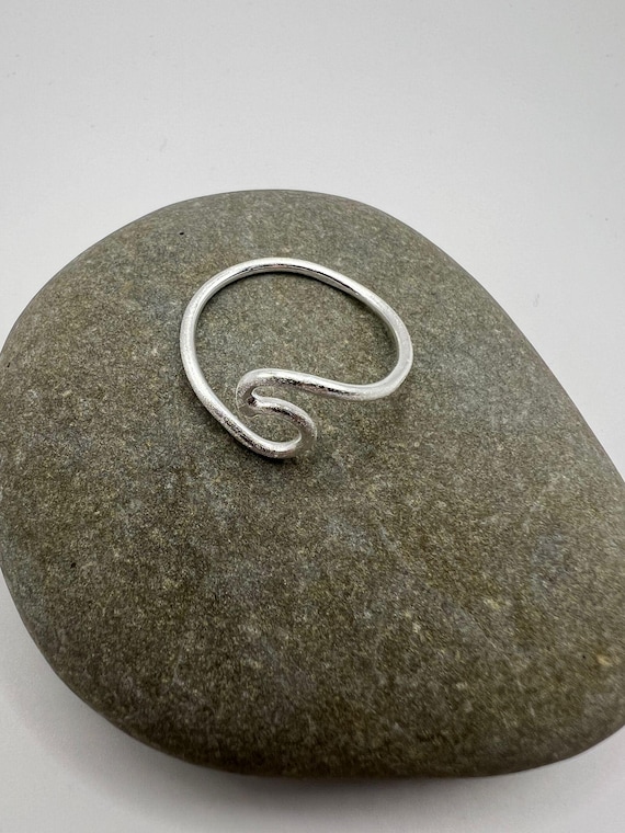925 Silver Wave Ring - Ocean Wave Curl Ring - Matte Finish Minimalist Ring - Delicate Spiral Band - Surfer Beach Jewelry