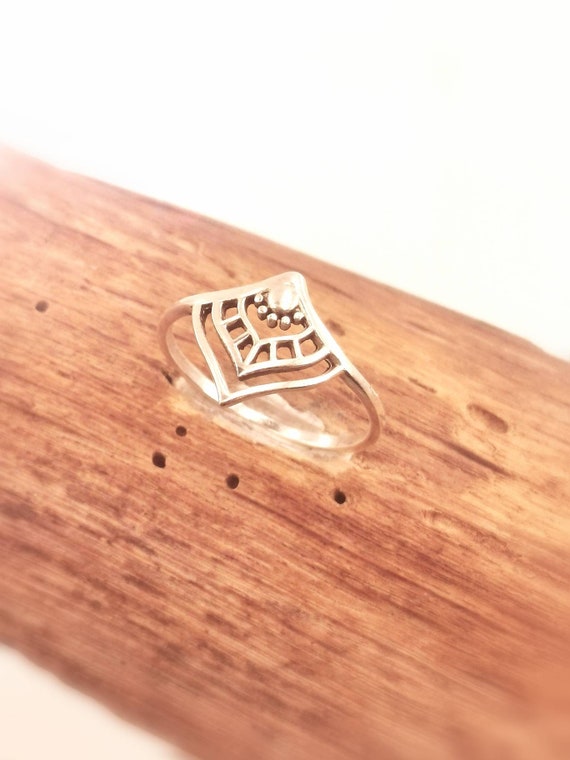 Dainty Princess Ring 925 Silver, Simple Boho Ring, Chevron Ring