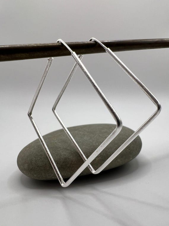 Square Hoop Earrings 925 Silver Matte Finish • Minimalist Geometric Hoops in Two Sizes • Modern Silver Statement Jewelry