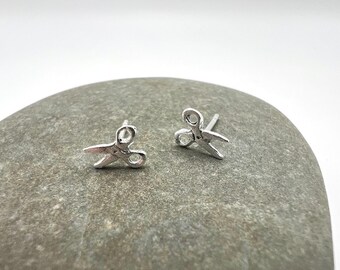 Örhängen i sax i 925 silver - Små frisörhängen - Sax med matt finish - Miniatyrverktygssmycken - Gåva till stylist
