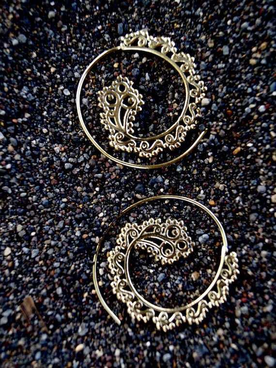 Tiny Boho Spiral Earrings "Oriental Curl" Brass, Gold Spiral Earrings