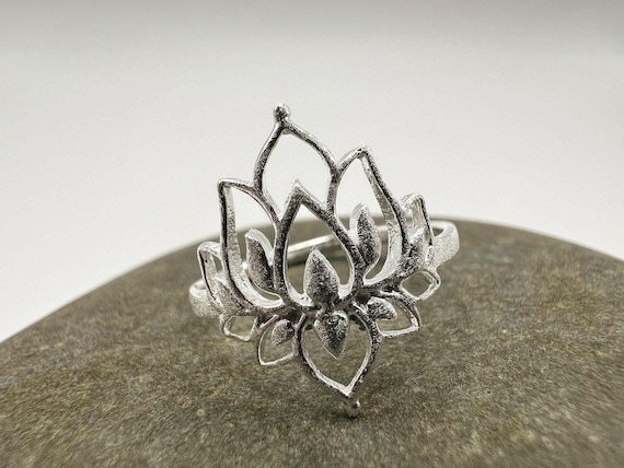 Lotus Flower Ring – 925 Sterling Silver, Matte Finish