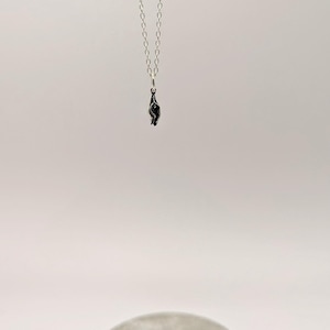 Collana con ciondolo Vulva minuscola in argento 925, ciondolo Yoni minuscolo