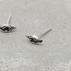 Orecchini a bottone minuscoli Vulva in argento 925, orecchini Yoni