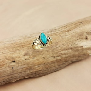 Boho Messing Ring mit Edelstein, Spiralmuster