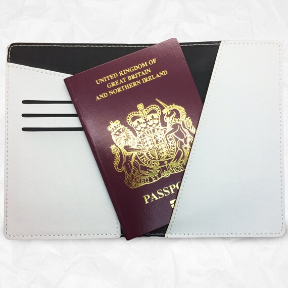 Halloween Personalised Name Black CatsFaux Leather Passport Cover /& Tag