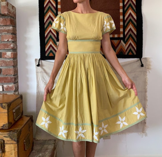 1950s Vintage Yellow Vicky Vaughn Full Skirt Party