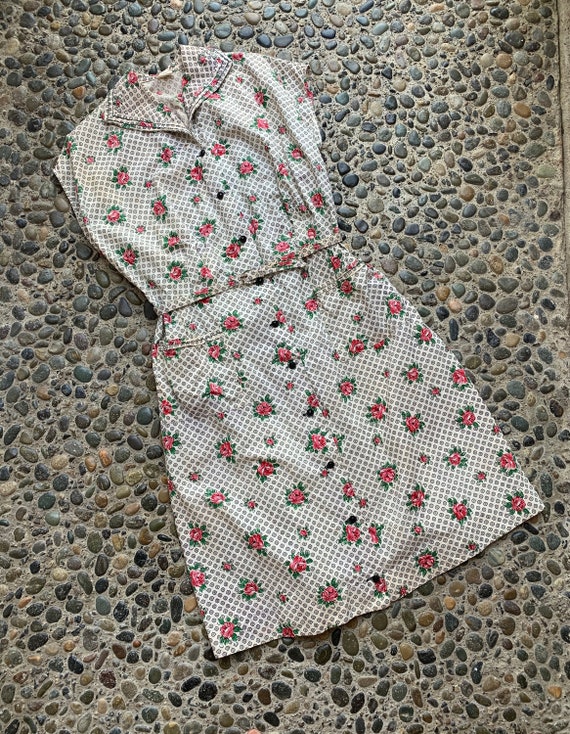 1940s Vintage Rose Print House Dress Glass Buttons