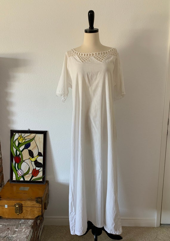 Antique Edwardian White Fine Cotton and Crochet Ch