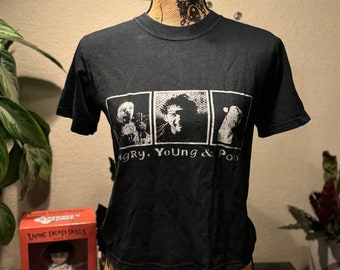 Vintage 1990s AYP Angry Young and Poor camiseta punk rock gráfica negra