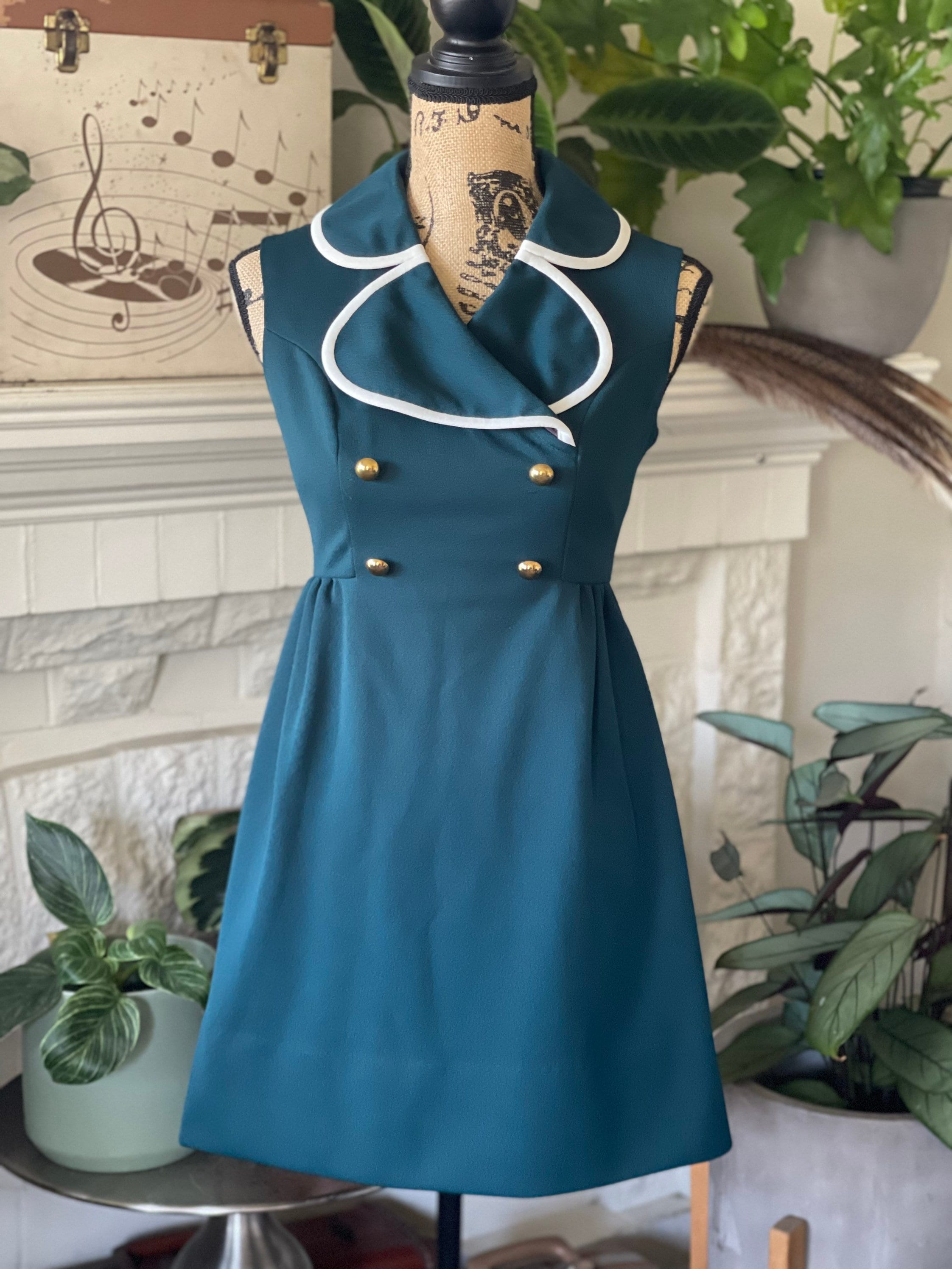 Spectacular 1960s Emerald Green Full Skirt Mini Dress