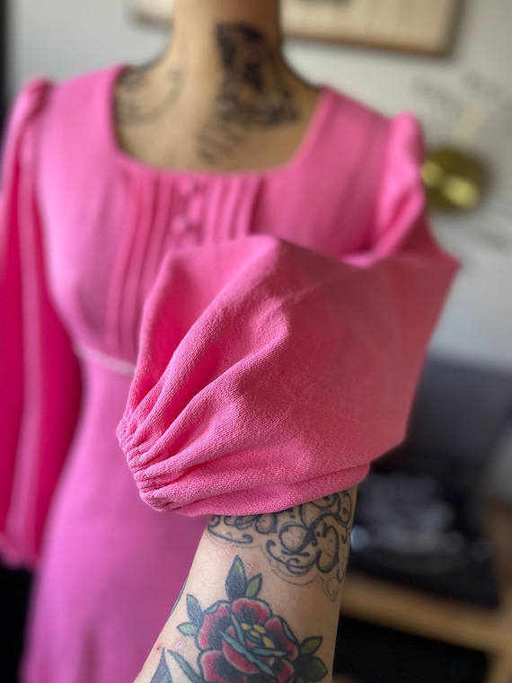 1960s vintage pink long sleeve balloon sleeve pol… - image 5